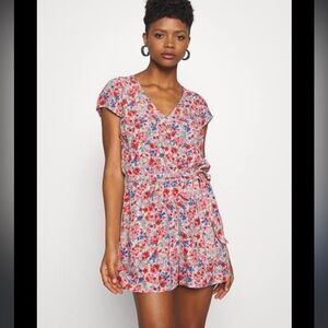 American Eagle Floral Romper Size Small